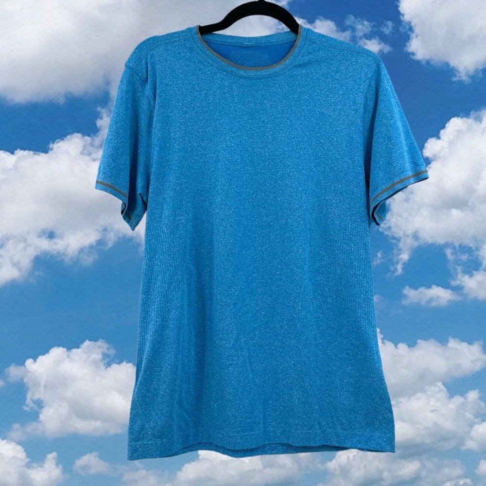Lululemon Mens Medium Tee Crew Neck Shirt Short Sleeve Breathable Top Blue